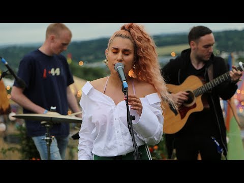 RAYE - The Line