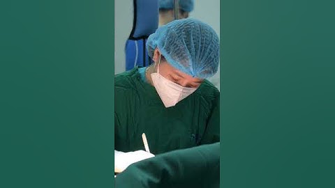 Đặt túi ngực dưới cơ khác dưới tuyến như thế nào? Thạc sĩ - Bác sĩ Phan Hồng Vinh