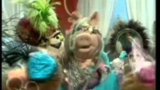The Muppet Show Miss Piggy Sings An Old Fashioned Girl
