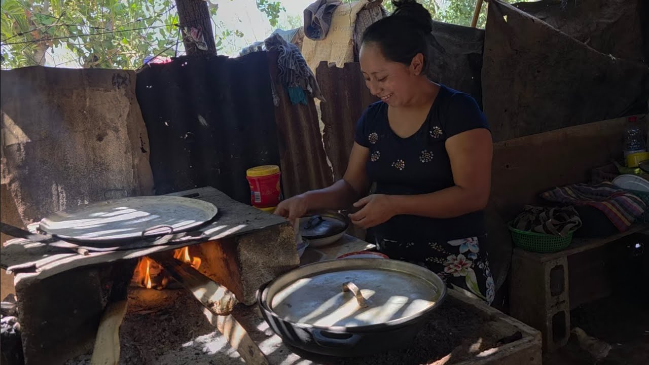 🚨Vean El Hermoso Corazón Que Tiene Doña Brenda Le Hizo Comida a los Albañiles