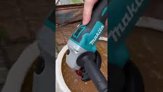 Test Máy Mài Pin Makita Không Chổi Than Chống Nước