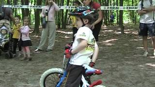 Велоспортсмен LOGIN NICOLAI.mpg(21 мая 2011г. Киев, парк Дубки. Детская велогонка