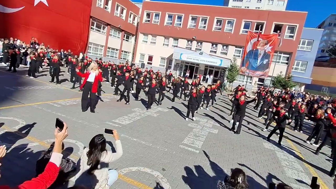 Şehit Aytaç Usta İlkokulu BİRGÜL ÇINAR-SUNA GENÇOĞLU-ZEHRA MAMUR ve öğrencilerinin FİDAYDA GÖSTERİSİ