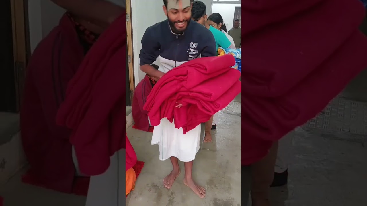 ब्रज अमृत परिवार द्वारा संत सेवा करके मनाया गया नववर्ष 😊 