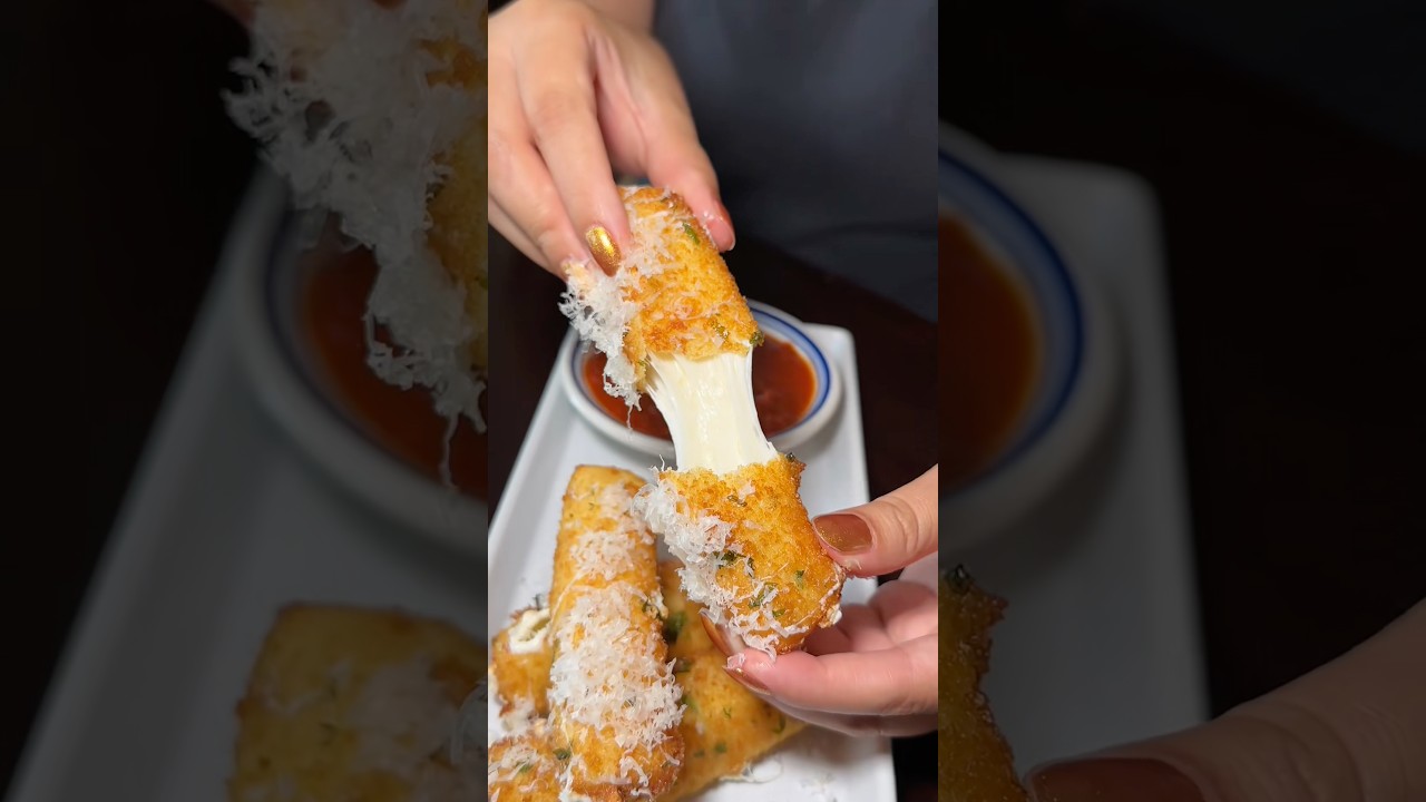The BEST MOZZARELLA STICKS in NYC?! Lundy’s in Red Hook, Brooklyn! 🧀🔥 #DEVOURPOWER