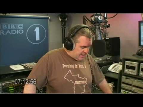 Moyles - Chris Brown & Beckham chat (Web Streaming...