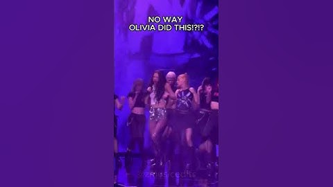 NO WAY OLIVIA DID THAT!! #oliviarodrigo #olivia #rodrigo  #gutsworldtour #gutsoliviarodrigo