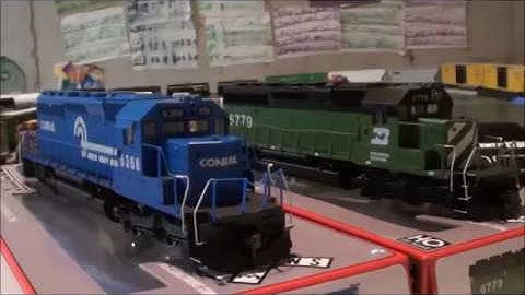 Locomotive Update and Review: ScaleTrains Operator SD40-2 (Conrail and Burlington Northern)