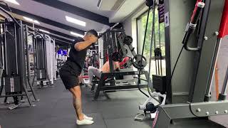 UPPERBODY - STANDING CABLE BENT OVER LAT PULLDOWN (ROPE)