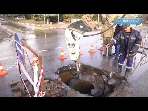 На Советском проспекте провалился колодец ливневой канализации На Советском проспекте провалился колодец ливневой канализации