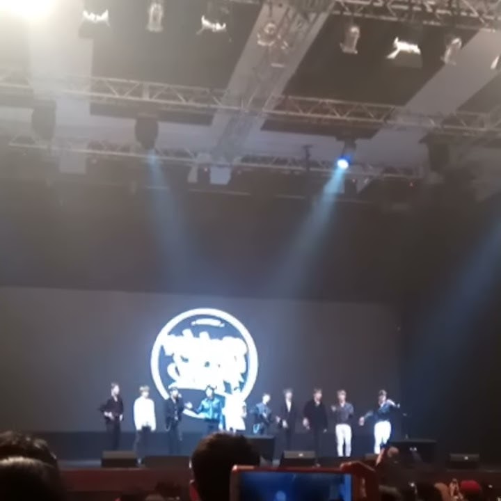 181130 Golden Child in Jakarta - Y and JOOCHAN sing Eru's Black Glasses (Hello Goodbye OST)