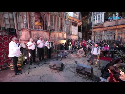 დათო ევგენიძის და გაგა ნახუცრიშვილის \"თბილისური ეზო\"