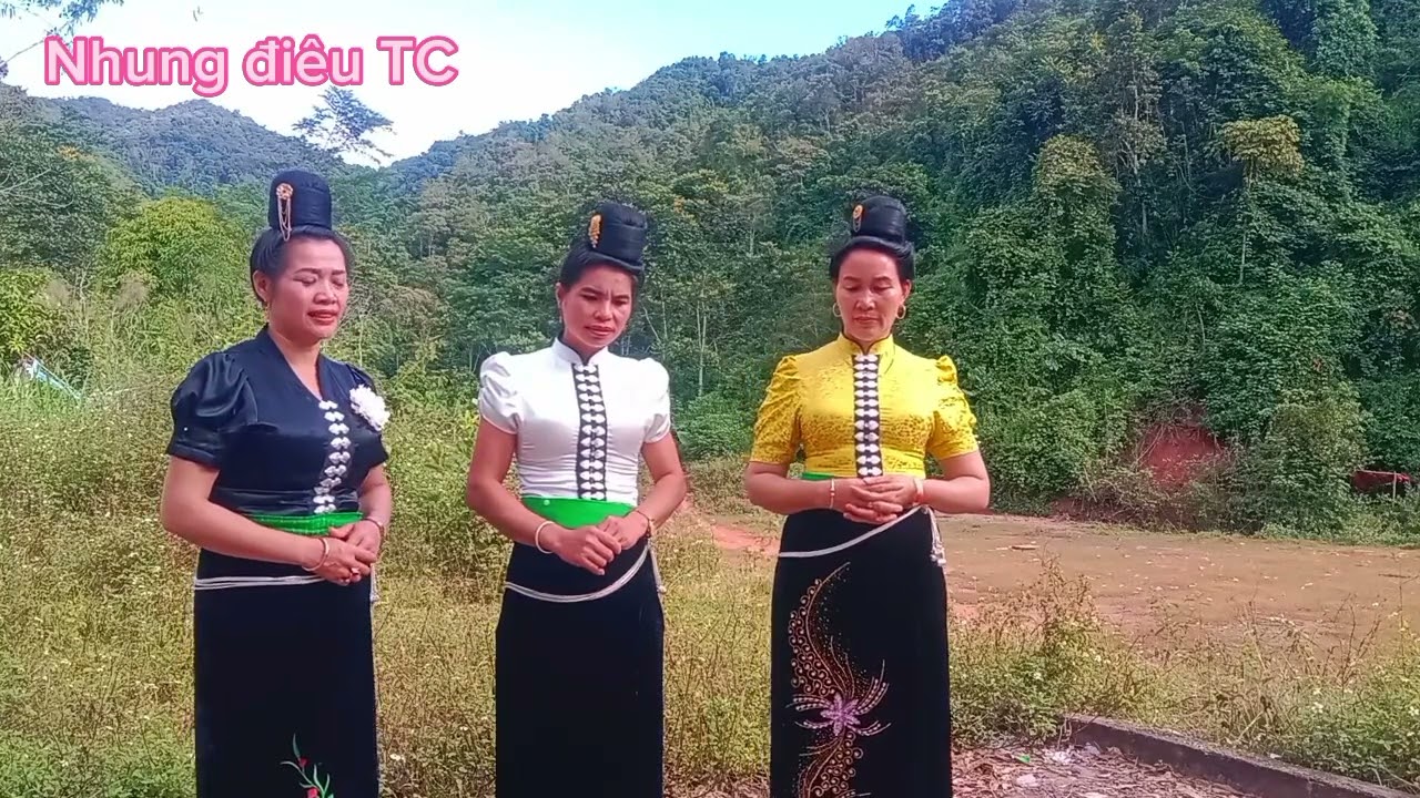 3 nghệ nhân hát chia tay nhau tại bàn hốc