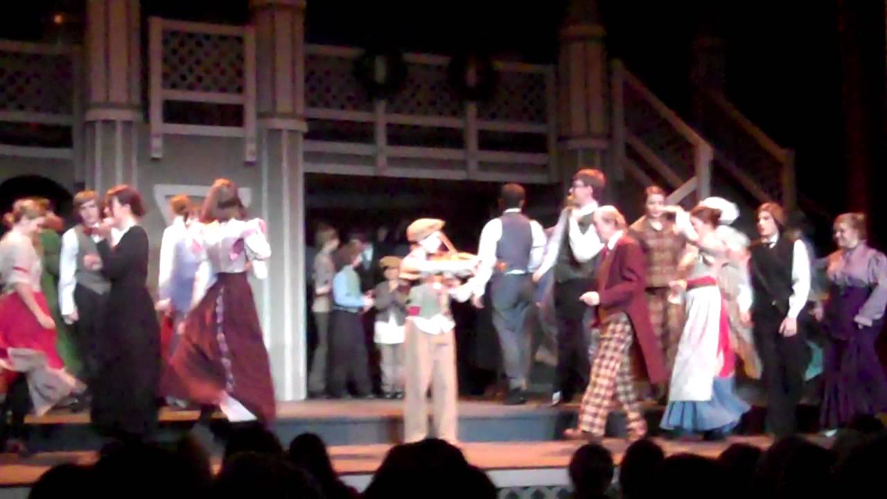 Hailey playing the Fiddler in A Christmas Carol