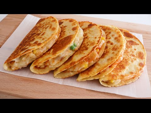 DELICIOUS Crispy Potato Cheese Quesadilla！You will be addicted and can&rsquo;t stop eating！EASY Breakfast！