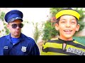Jason y Alex aprenden las normas de comportamiento de los niños con un policía