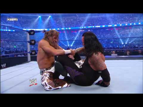 Shawn Michaels uses a modified Figure Four to weaken The Undertaker: 25th Anniversary of WrestleMani