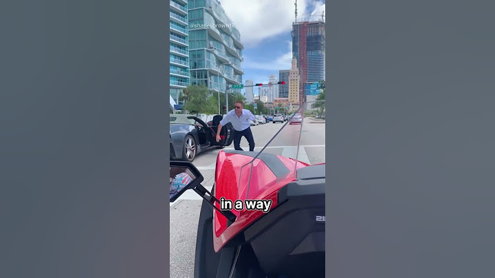 Man smashes car's mirror after road rage can incident.#shorts