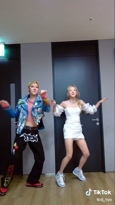 TEN Paint Me Naked TikTok Challenge ft. HYOYEON. #Short #Kpop #NCT #TEN #SNSD #HYO #PaintMeNaked