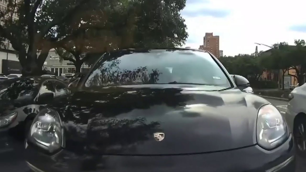 ‘You wanna get killed?’ Woman bumps into car at red light, pulls a gun and threatens the man she hit