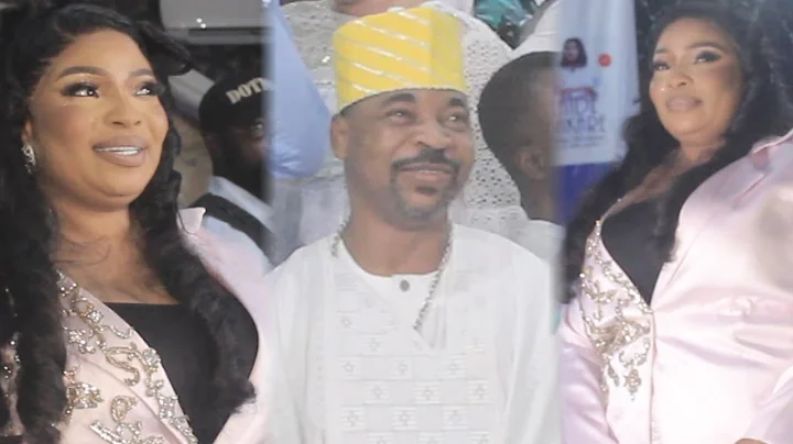 MC OLUOMO SISTER HON . LAIDE BAKARE WALK IN MAJESTICALY AS SHE CELEBRATE HER BOOK LUNCHING