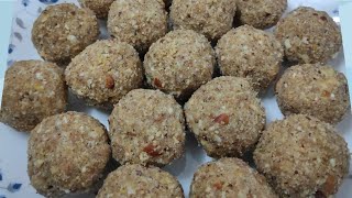 खारीक खोबऱ्याचे पौष्टीक लाडू | Kharik Khobaryache Paushtik Ladoo - Recipe with Mayuri