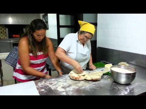 Portuguese cornbread broa!