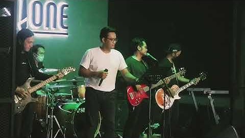 Five Minutes - Semakin Ku Kejar Semakin Kau Jauh ( Cover ) | Hallo Friday