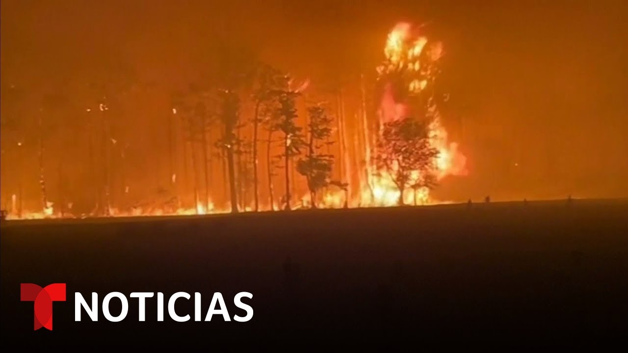 Millones de personas enfrentan un panorama marcado por incendios y tornados | Noticias Telemundo