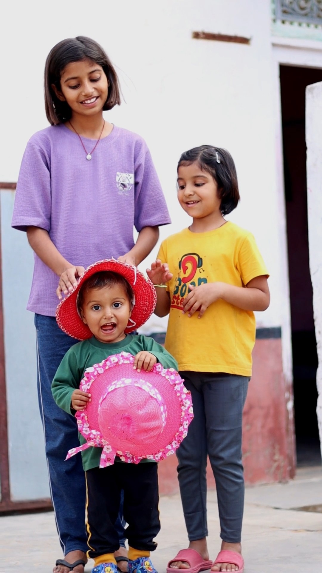 Bhai Behen or Cap ?? #shorts #sister #maa #love