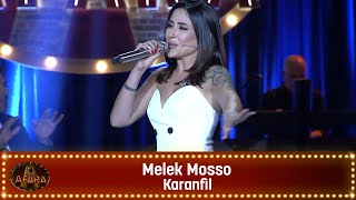 Melek Mosso - KARANFİL Resimi