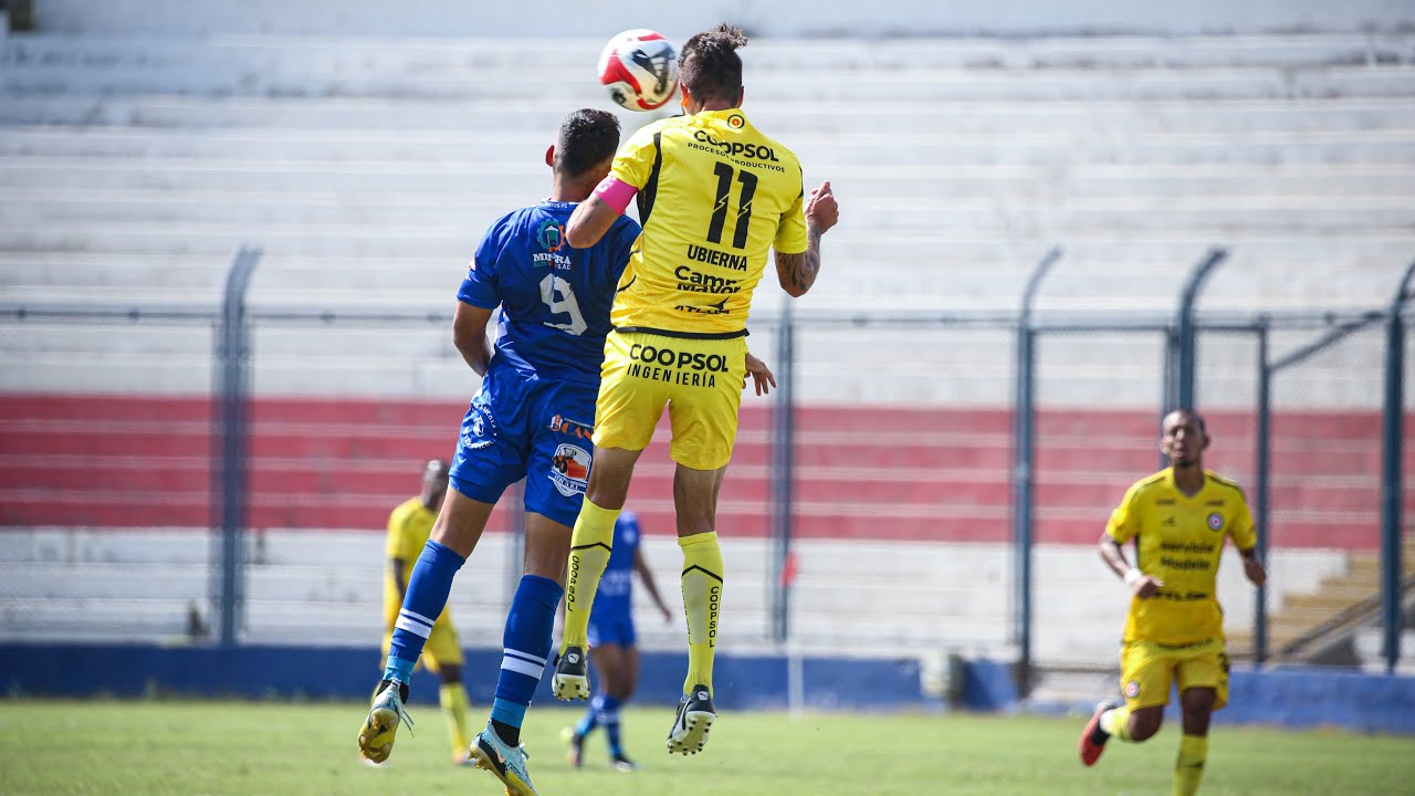 Benjamin Ubierna, defensor central, temporada 2024-Deportivo Coopsol ...