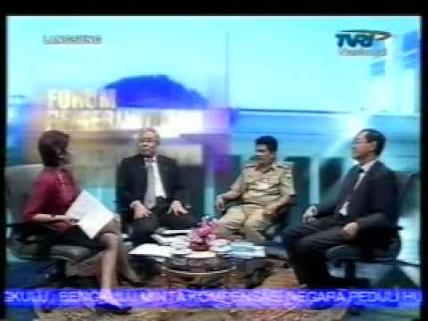 Conversation between Hermawan Kartajaya with Wendy...