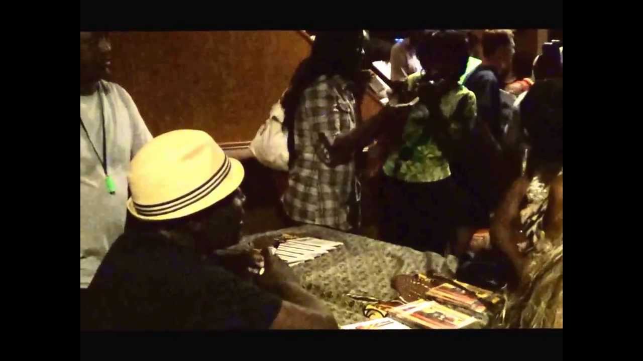 TUKU SIGNING CDS AFTER VANCOUVER SHOW   AUGUST 16 2013
