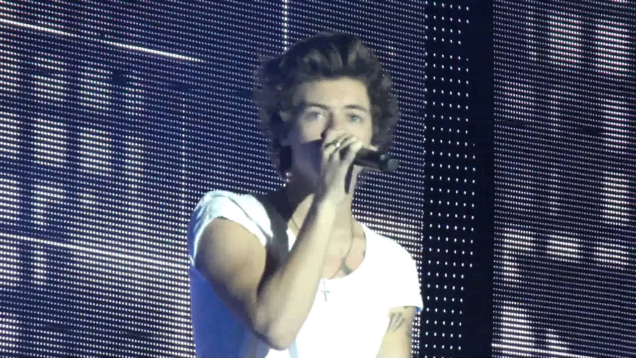 One Direction - Little Things - 12/5/13 O2 World Hamburg - HQ