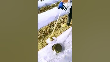 The process of mulch film punching = good machinery can improve efficiency