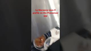 Making an amazing lever shot, mimicking beautifully a La Marzocco Leva X machine.