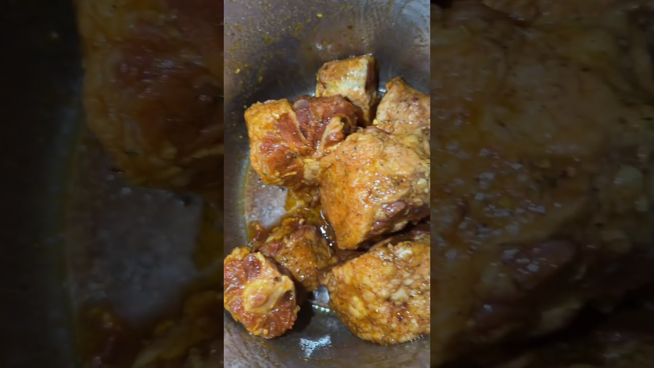 Get into these oxtails.🤤#cooking #cookingtiktok #viral #oxtails #fyp #shorts