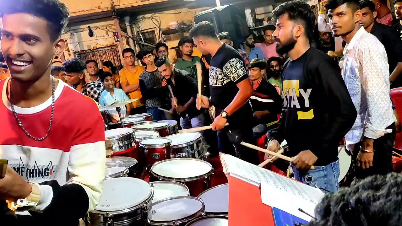 Kombdi Palali//Pappi De Parula//Aho Aaba Marathi Songs || ROTTO FIGHTERS GROUP || Haldi Show