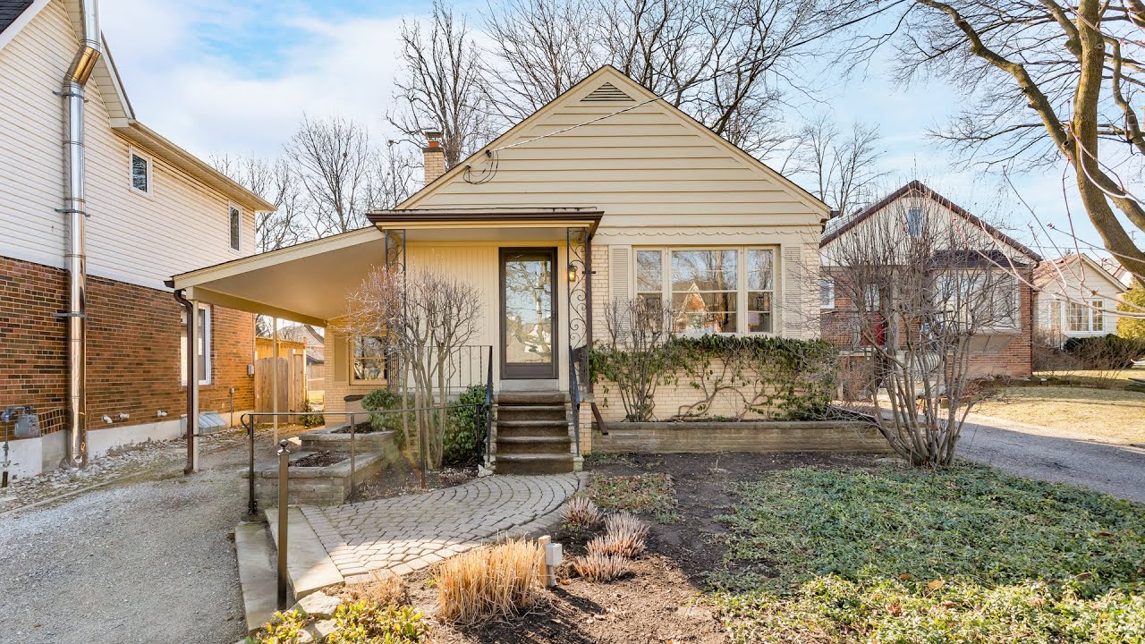 21 Inchcliffe Crescent, Toronto, ON - YouTube