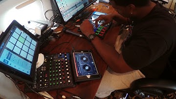 LOST ZOOM Q2N FOOTAGE OF KRAYOLA PLAYING BEATS