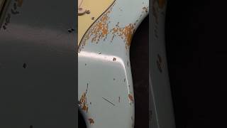 Detail Fender Stratocaster USA – Aged Sonic Blue Nitro Refinish | Relic’Art Project #772
