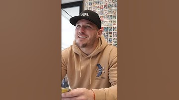 Mike Trout REACTS to seeing his new baseball card for the FIRST time! 😅❤️