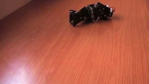 El robot modular MiniCube-I se mueve autónomamente por primera vez!