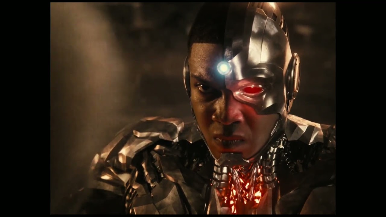 Superman and Cyborg stops motherbox