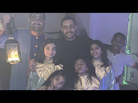 كواليس مسرحية الملكة والقرصان