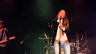 Video voorbeeld van "Amélie Hall C'est juste l'amour LIVE"