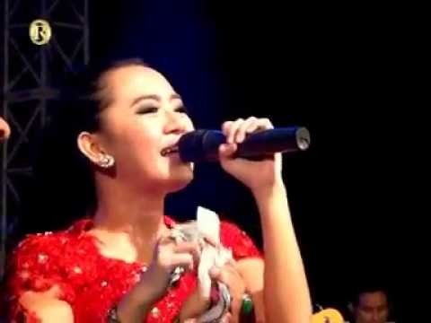 Rena Kdi - Tergila Gila Monata Live Show Madura 2017