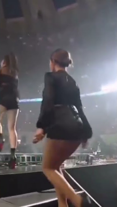 Baekhyun and taehyung reaction to hwasa will never not be funny #bts #mamamoo #exo