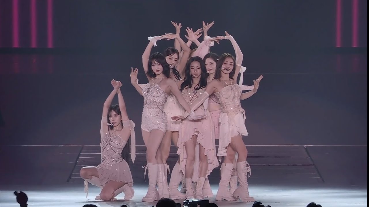 TWICE - The Feels | TWICE 5TH WORLD TOUR 'READY TO BE' in Fukuoka